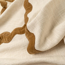 Load image into Gallery viewer, Velvet Scallop Runner - 108"L