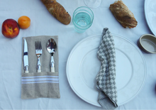 Load image into Gallery viewer, Clos Du Manoir Plate