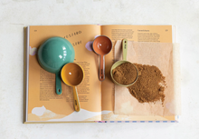 Load image into Gallery viewer, Enameled Stainless Steel Measuring Cups