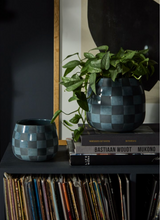 Load image into Gallery viewer, Enthia Vase