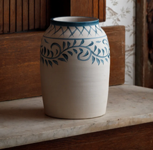 Load image into Gallery viewer, Jardin Bleu Vase