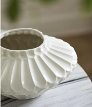 Load image into Gallery viewer, Ilaria Vase
