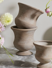 Load image into Gallery viewer, Wallace Urn
