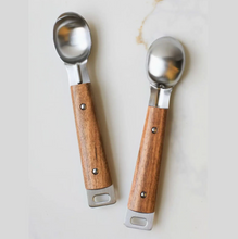 Load image into Gallery viewer, Heirloom Ice Cream Scoop