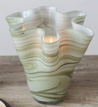 Load image into Gallery viewer, Ruffled Vase