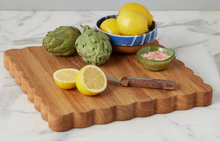 Load image into Gallery viewer, Scalloped Cutting Board