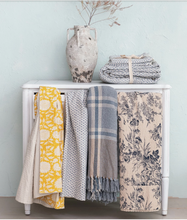 Load image into Gallery viewer, Cotton Chambray Printed Throw