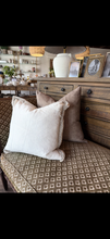 Load image into Gallery viewer, Double Flange Linen Pillow
