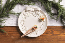 Load image into Gallery viewer, White Wreath Platter Set
