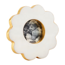 Load image into Gallery viewer, Scallop Marble Frame
