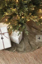 Load image into Gallery viewer, Velvet Ruffle Tree Skirt
