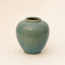 Load image into Gallery viewer, Vintage Ceramic Apple Pot
