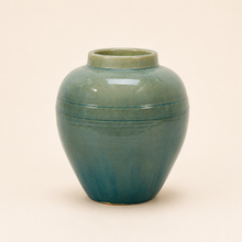Load image into Gallery viewer, Vintage Line Vase
