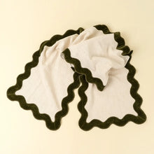 Load image into Gallery viewer, Velvet Scallop Runner - 108"L
