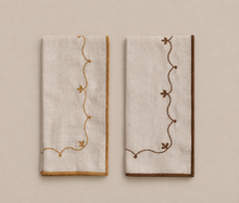Load image into Gallery viewer, Cotton Napkins with Floral Embroidery Set of 4

