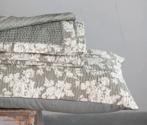 Floral Quilt & Shams