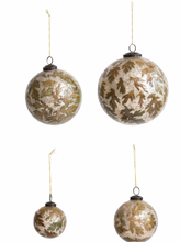 Load image into Gallery viewer, Embedded Leaves Ornament
