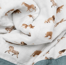 Load image into Gallery viewer, Organic Cotton Muslin Quilt-Animal Crackers
