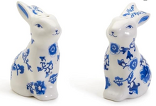 Load image into Gallery viewer, Bunny Salt and Pepper Shaker Set
