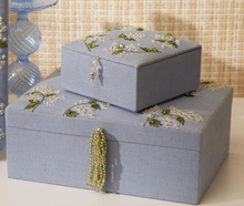 Load image into Gallery viewer, Hydrangea Small Jewelry Box with Beaded Tassel Puller
