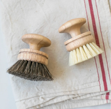 Load image into Gallery viewer, Vintage Wooden Dishwashing Brush
