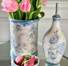 Load image into Gallery viewer, Giulietta Blue Oil Bottle
