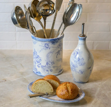 Load image into Gallery viewer, Giulietta Blue Oil Bottle

