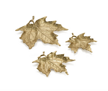 Load image into Gallery viewer, Maple Leaf Plate

