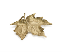 Load image into Gallery viewer, Maple Leaf Plate

