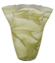 Load image into Gallery viewer, Ruffled Vase
