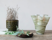 Load image into Gallery viewer, Ruffled Vase
