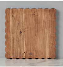 Load image into Gallery viewer, Scalloped Cutting Board

