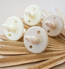 Load image into Gallery viewer, Sweetie Soother™ Orthodontic Silicone Pacifier 0-6M
