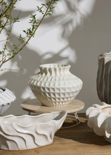 Load image into Gallery viewer, Ilaria Vase
