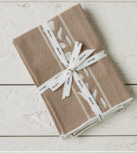 Load image into Gallery viewer, Dinner Napkins, White Tulip, Set of 4
