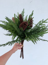 Load image into Gallery viewer, 22" Mixed Pine Bundle
