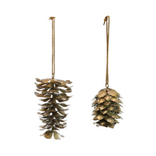Load image into Gallery viewer, Gold Metal Pinecone Ornement
