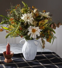 Load image into Gallery viewer, Thayer Vase
