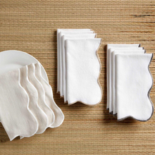 Load image into Gallery viewer, Scalloped Napkin Set
