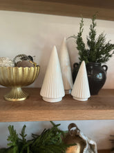 Load image into Gallery viewer, Ribbed White Tree
